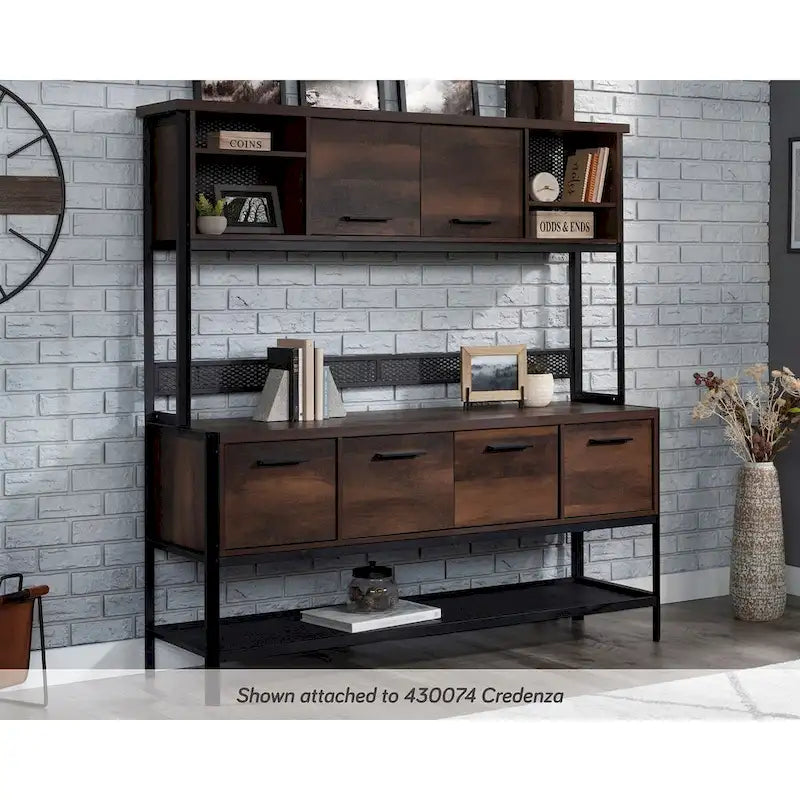 Briarbrook Large Hutch Bo